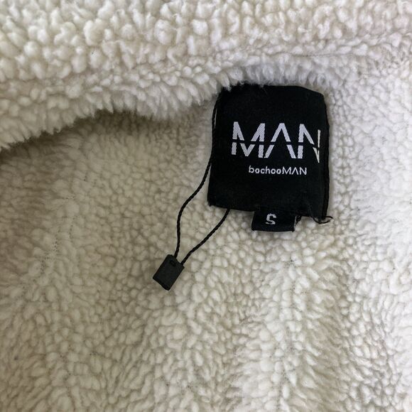 Boohoo Man Light Wash Denim Jacket with Graffiti Lining, Small Coat,‎ Full Zip - Picture 13 of 16